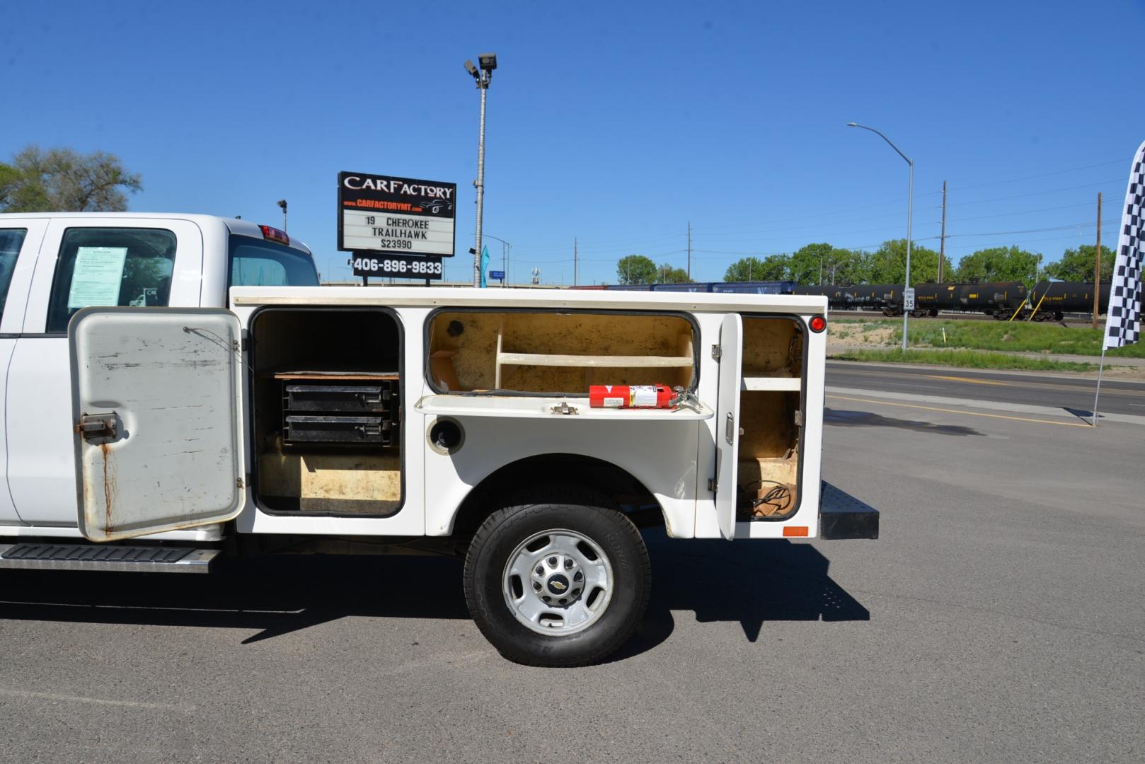 2015 White /Gray Chevrolet Silverado 2500HD Service Body Double Cab 4WD (1GB2KUEG6FZ) with an 6.0 Gasoline V8 engine, Automatic transmission, located at 4562 State Avenue, Billings, MT, 59101, (406) 896-9833, 45.769516, -108.526772 - Photo#5